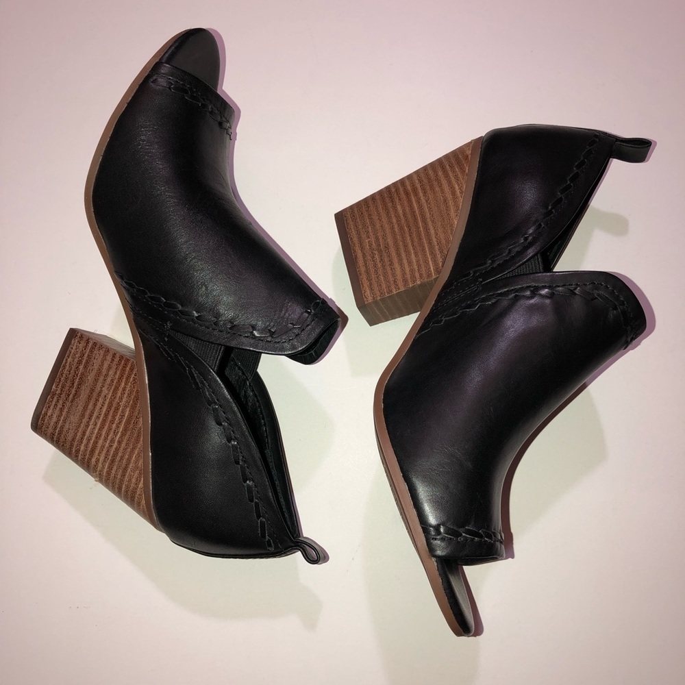 Lucca lane bootie size 9.5